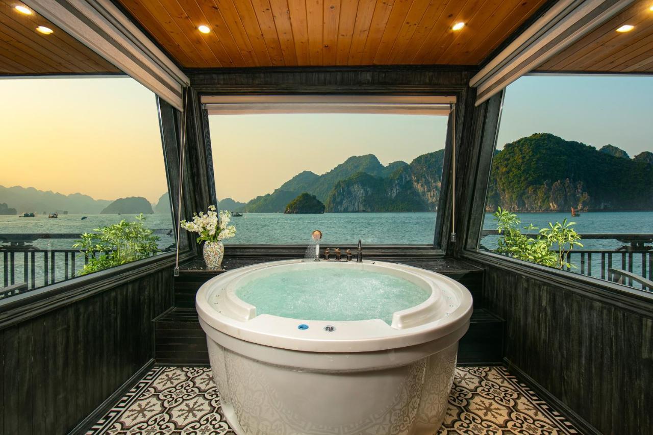 Hotel La Regina Grand Cruise Hạ Long Exterior foto